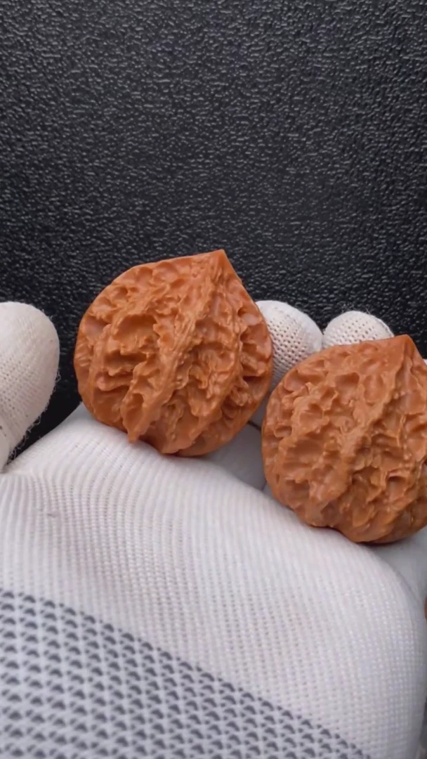 【闪购商品】文玩核桃把件龙鳞纹