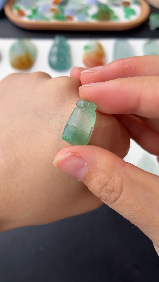 定制翡翠未镶嵌翡翠