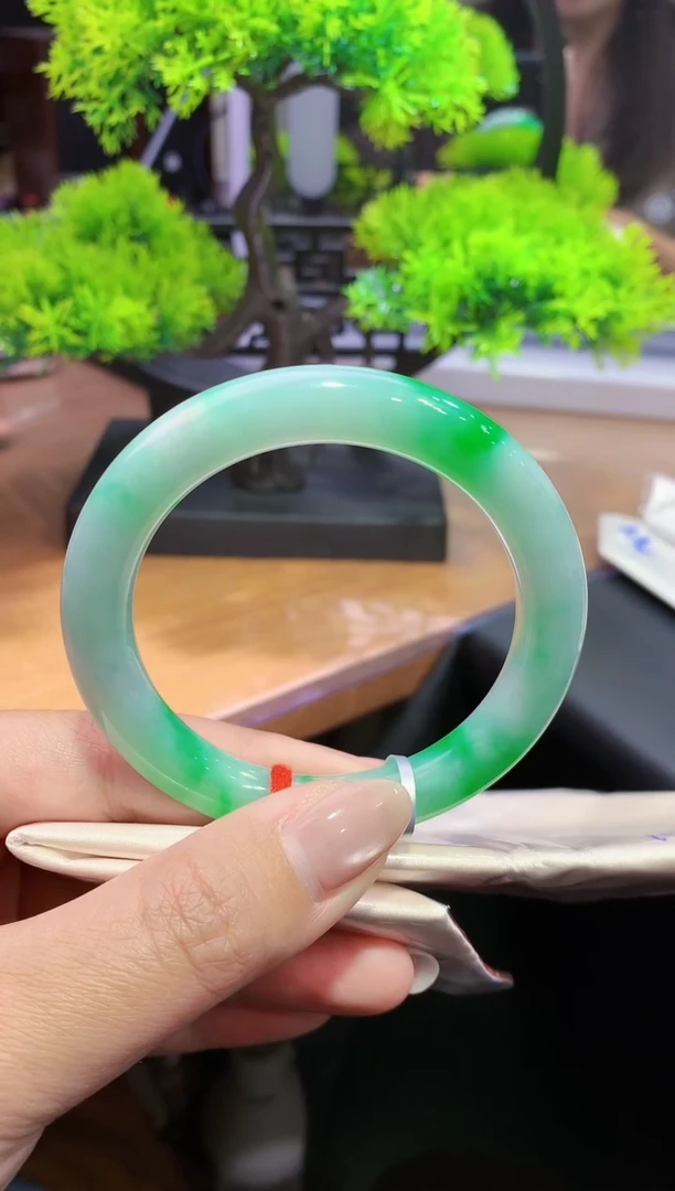 未镶嵌手镯翡翠-k305 天然缅甸A货翡翠53.5圆条总价6.7万定金2万