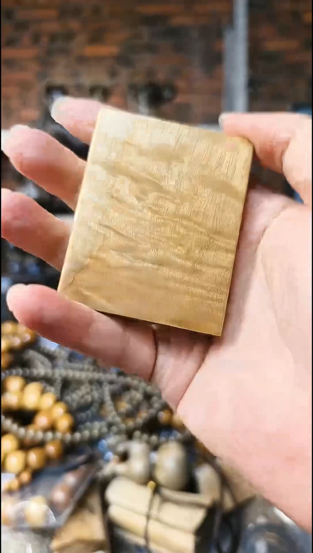 【闪购商品】金丝楠无事牌手把件