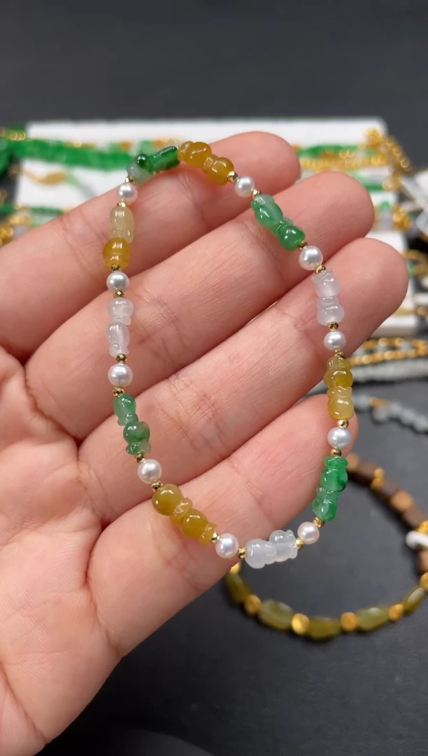 18K金镶嵌手串翡翠一条   P596