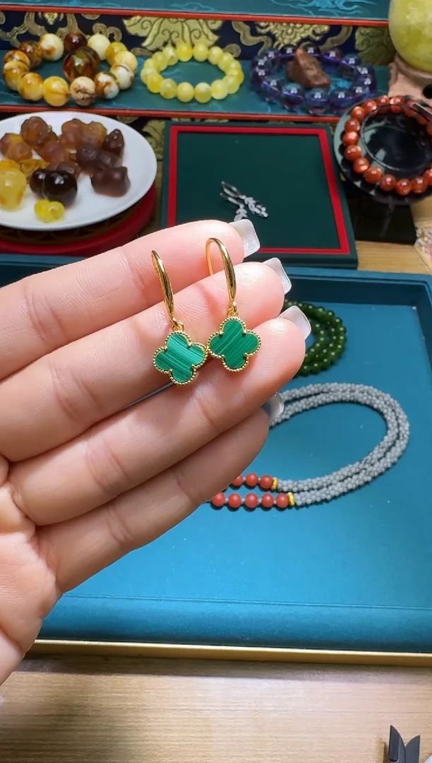 未镶嵌孔雀石耳饰多样性发一件 576