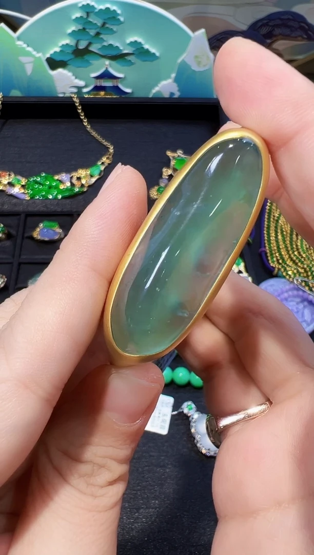 18K金镶嵌手镯翡翠手镯