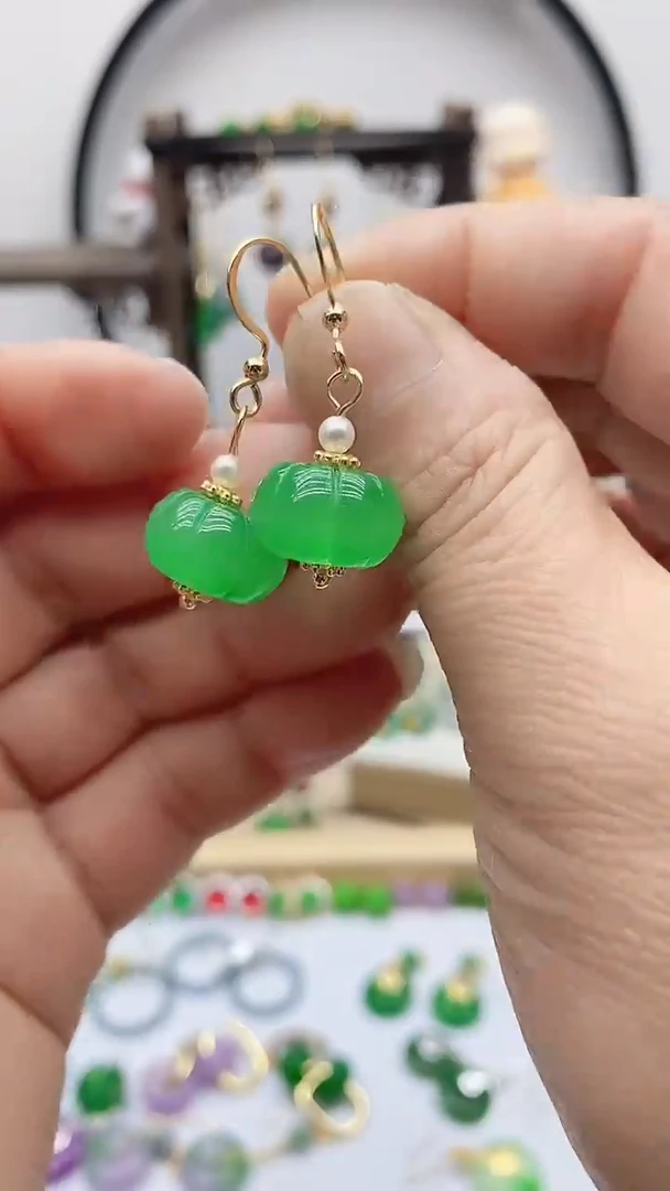 未镶嵌石英质玉（天山翠）耳饰762