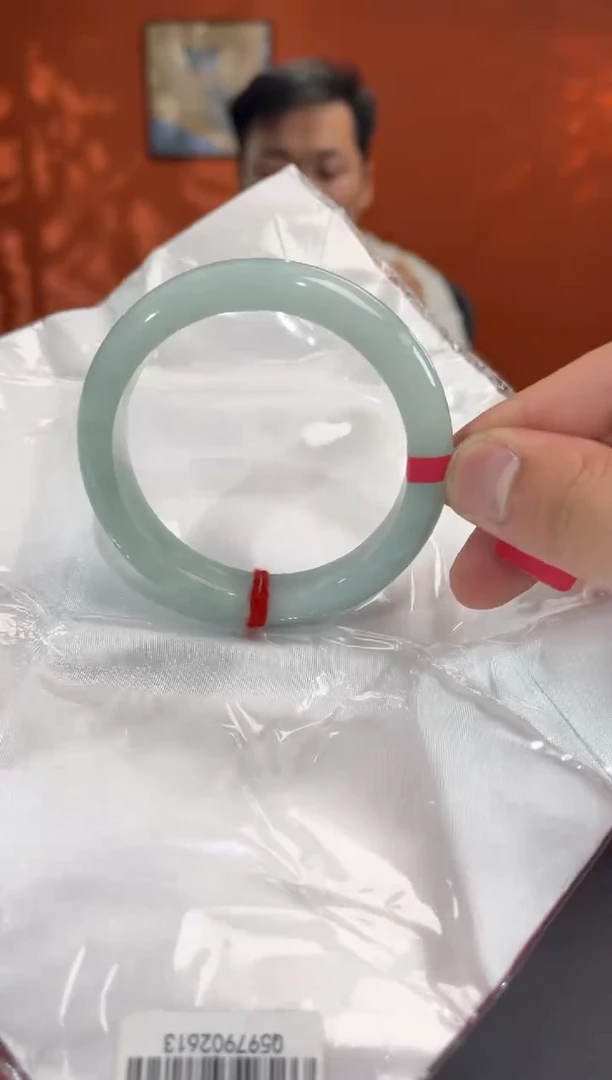 未镶嵌手镯翡翠翡翠手镯