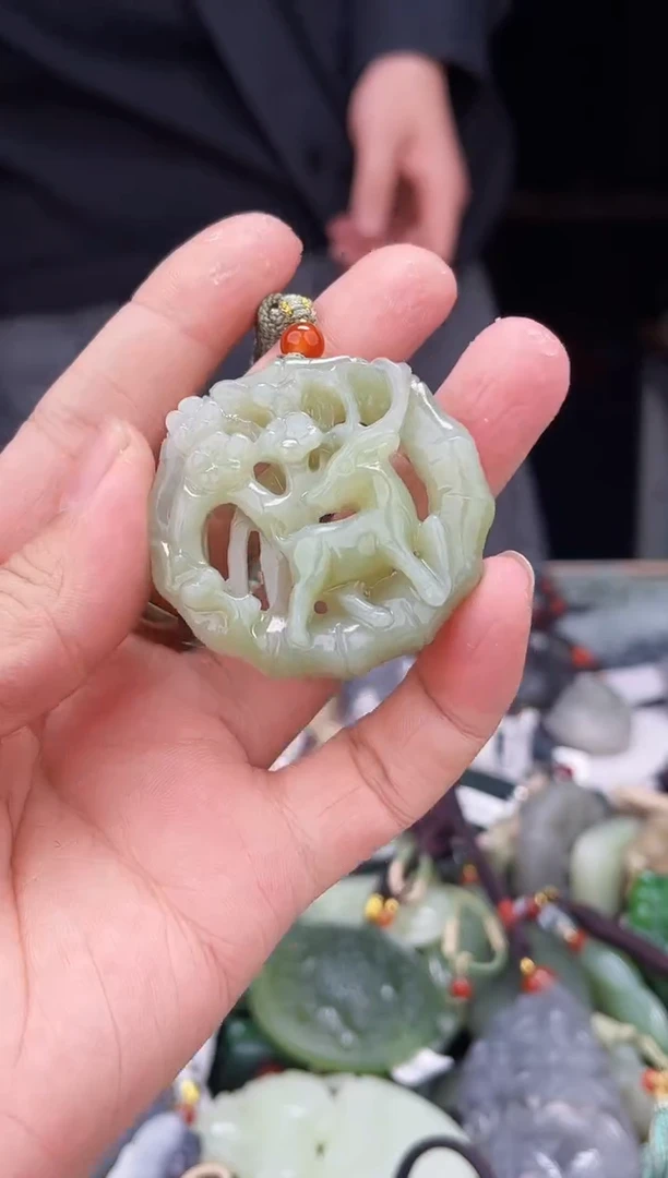 颈饰未镶嵌和田玉1