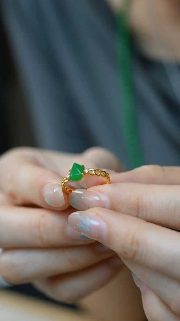 18K金镶嵌戒指翡翠39-戒指/姿/3