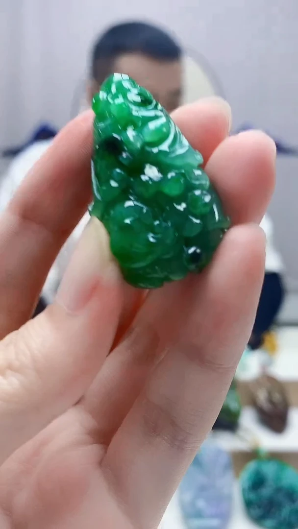 未镶嵌定制翡翠4898zm-毛货挂件195白菜