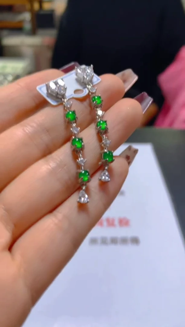 未镶嵌翡翠耳饰多样性发一