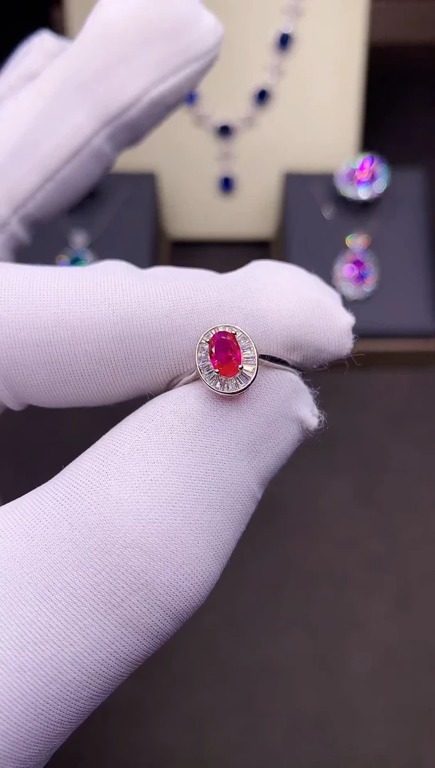 银S925镶嵌戒指红宝石·······