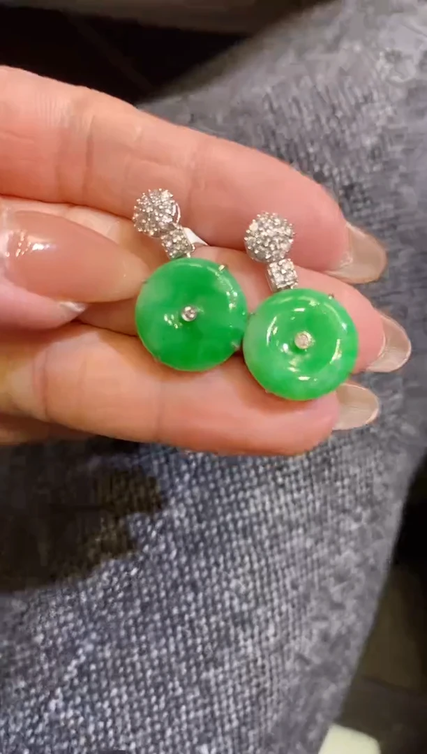 18K金镶嵌翡翠耳饰耳坠