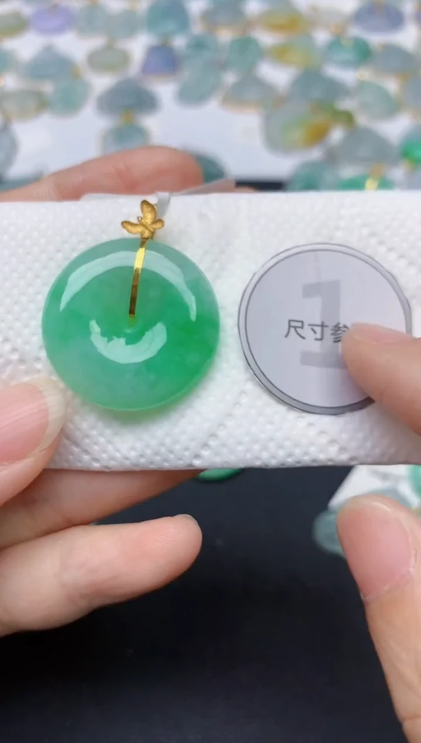 翡翠18K金镶嵌颈饰天然缅甸A货翡翠