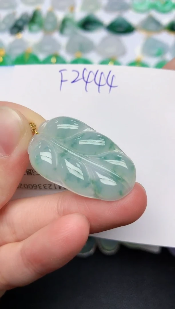 颈饰18K金镶嵌翡翠天然缅甸A货翡翠百元以上9元证书费自理