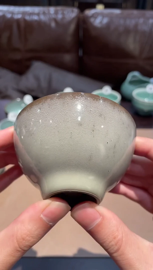 ?****u124窑承青瓷气泡杯子