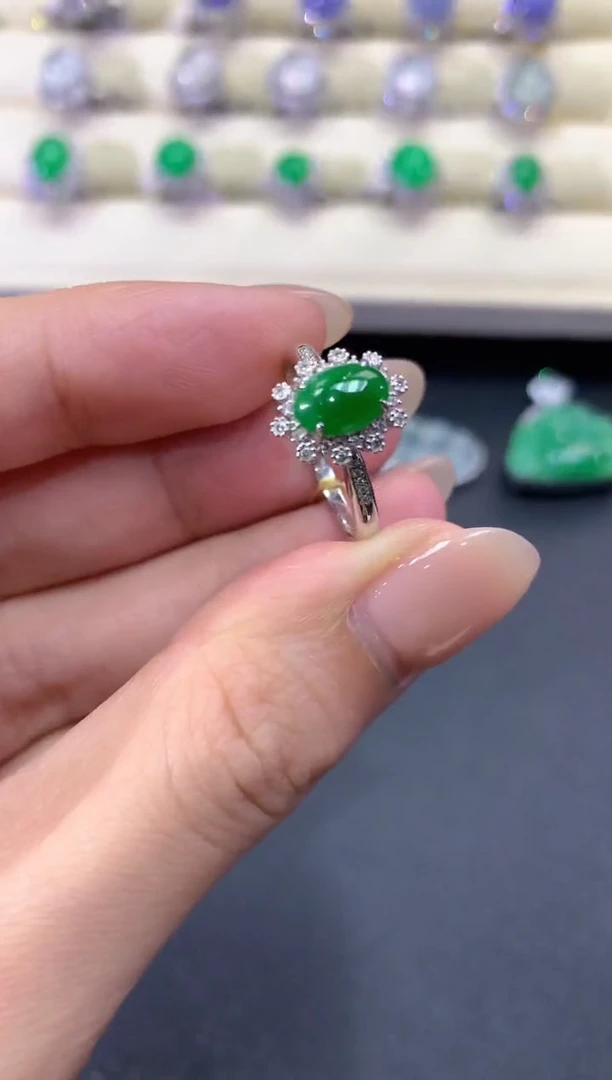 【闪购商品】翡翠戒指18K金镶嵌a17