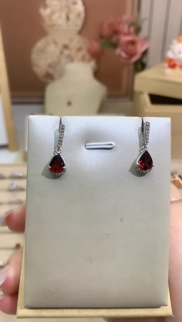 银S925镶嵌耳饰石榴石耳坠