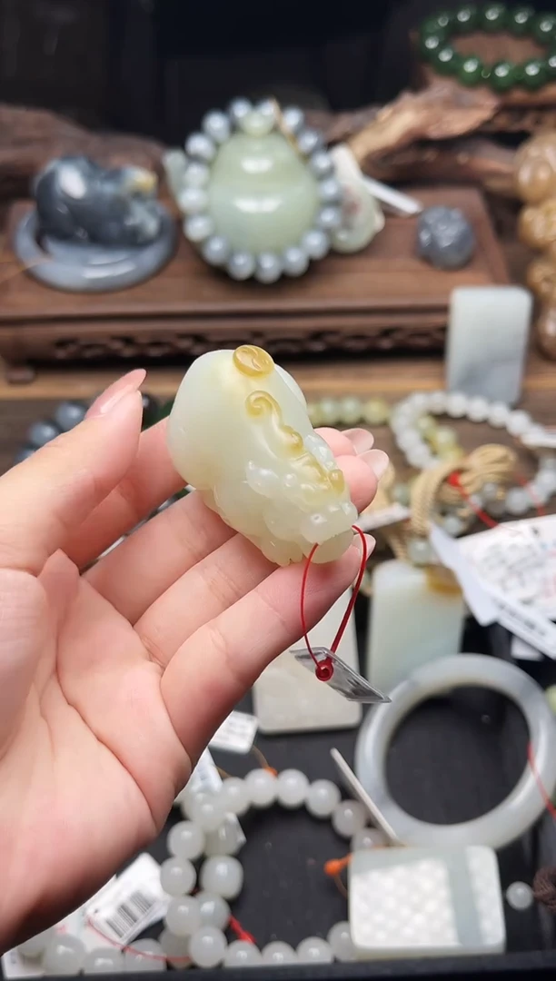 未镶嵌和田玉把件且末糖白 貔貅9011975