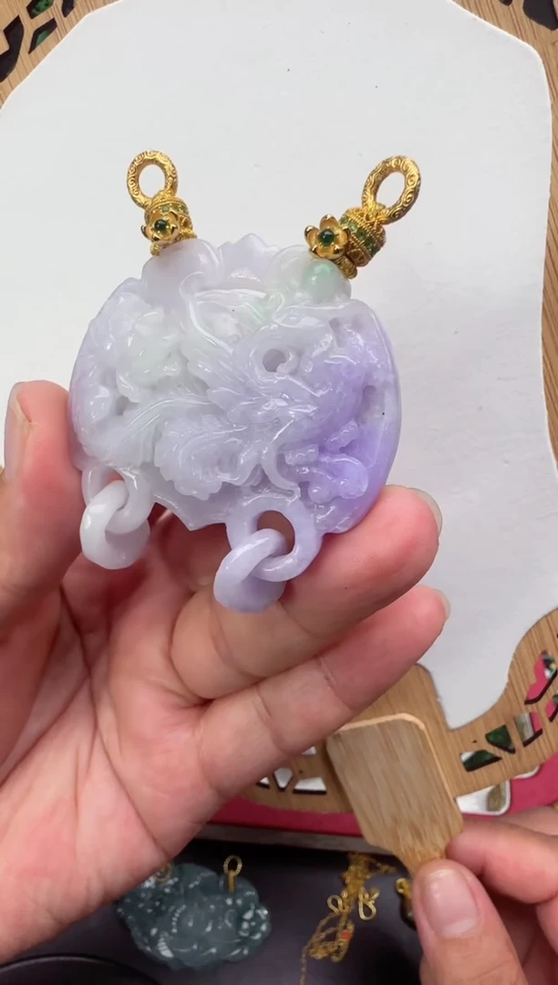颈饰未镶嵌翡翠吊坠