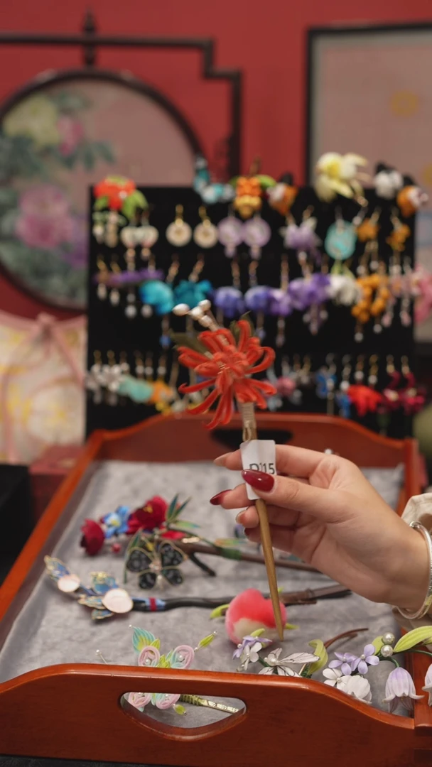 刺绣非遗绒花手工饰品