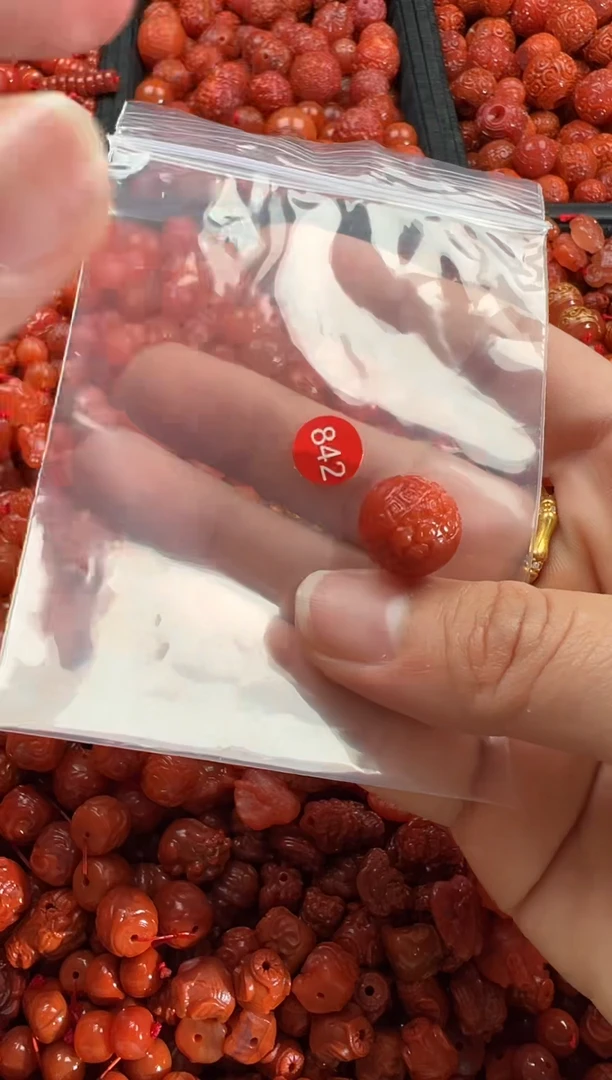 【闪购商品】南红玛瑙颈饰未镶嵌1