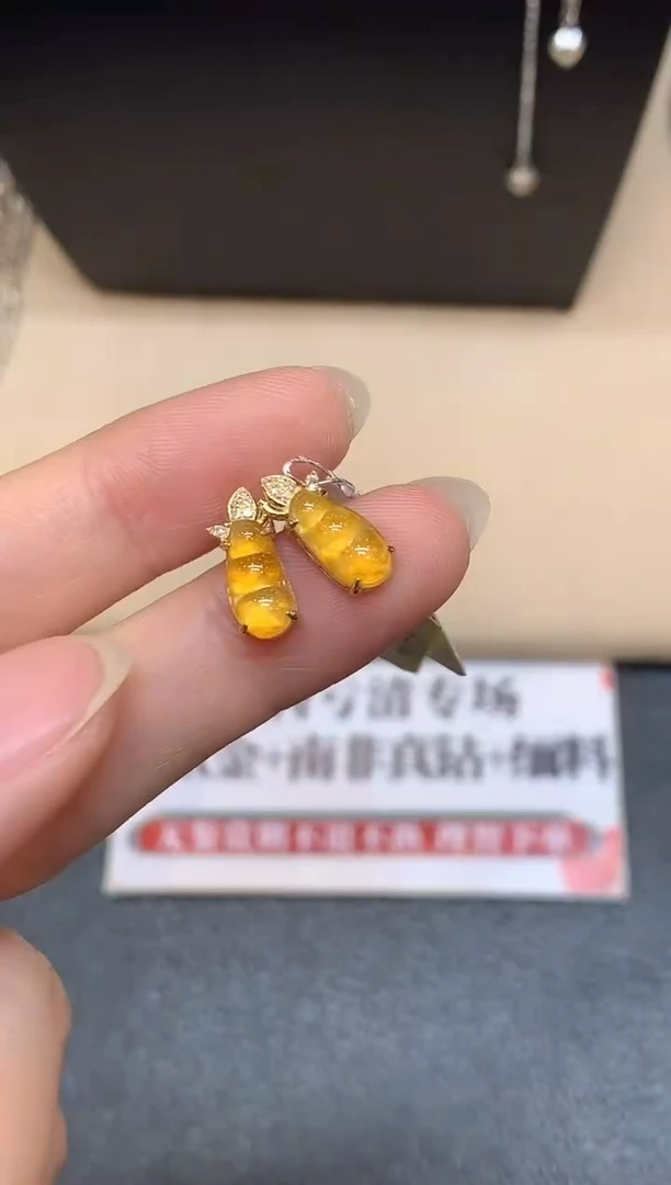 18K金镶嵌翡翠耳饰【无鉴赏期】福豆【无服务费