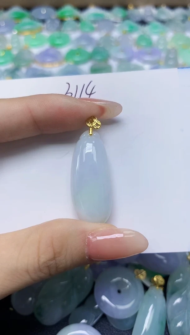 翡翠未镶嵌颈饰天然缅甸翡翠A货