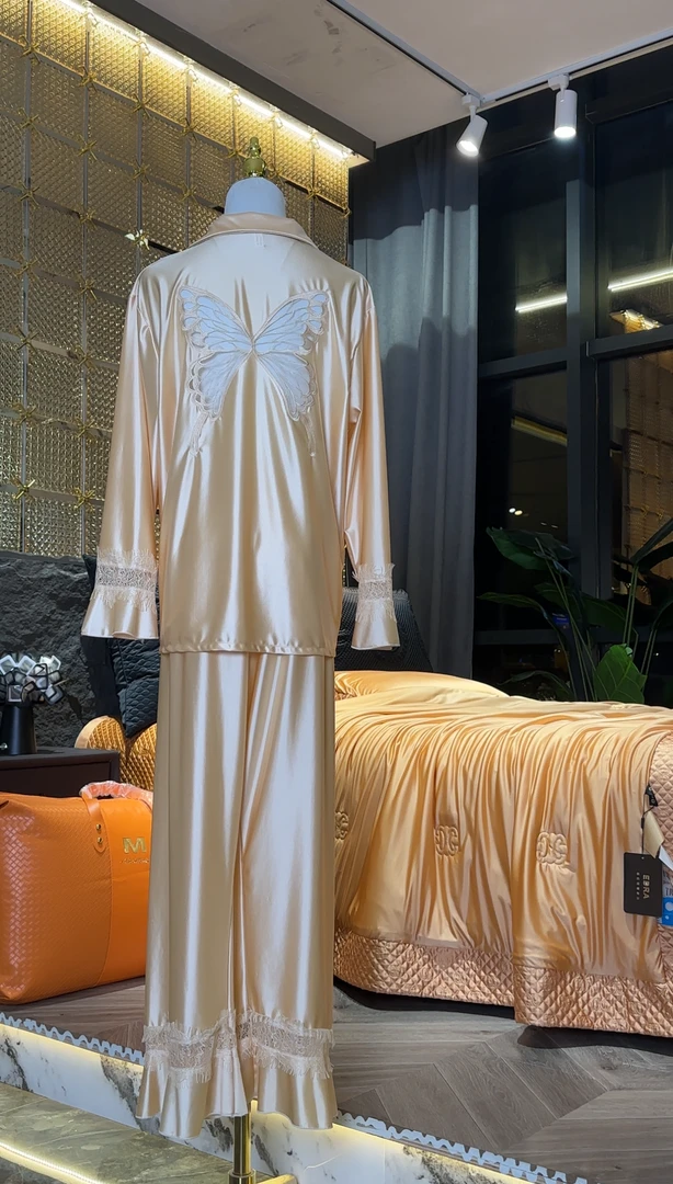 慧慧家！大牌剪标！高端进口醋酸真丝缎睡衣家居服一套