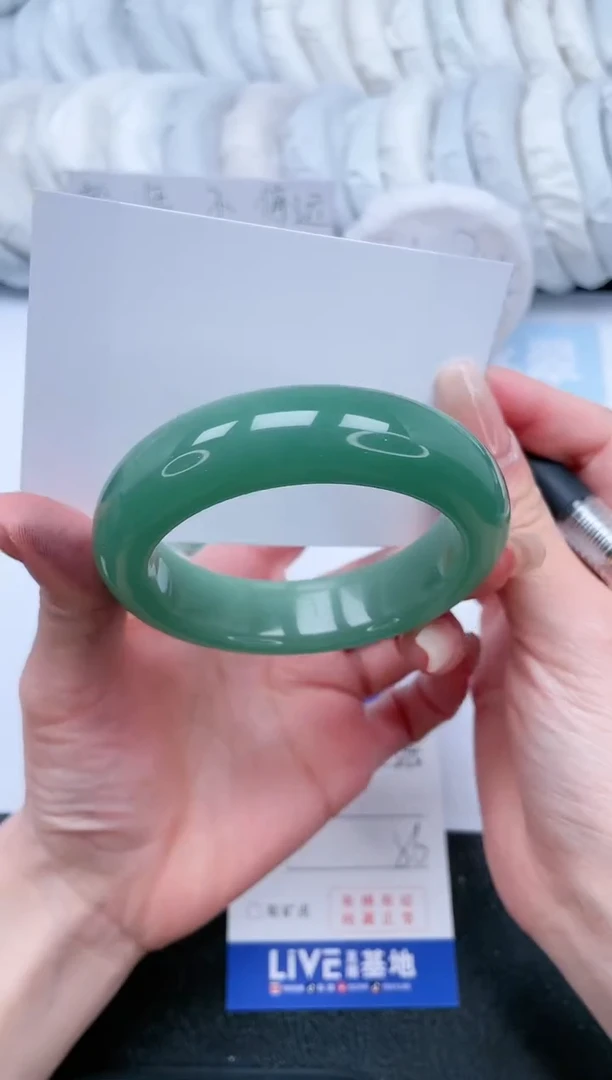 【闪购商品】石英质玉手镯未镶嵌T295-56