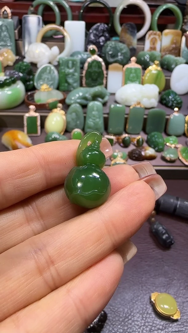 未镶嵌和田玉挂件逗***姐 【宏1225】73