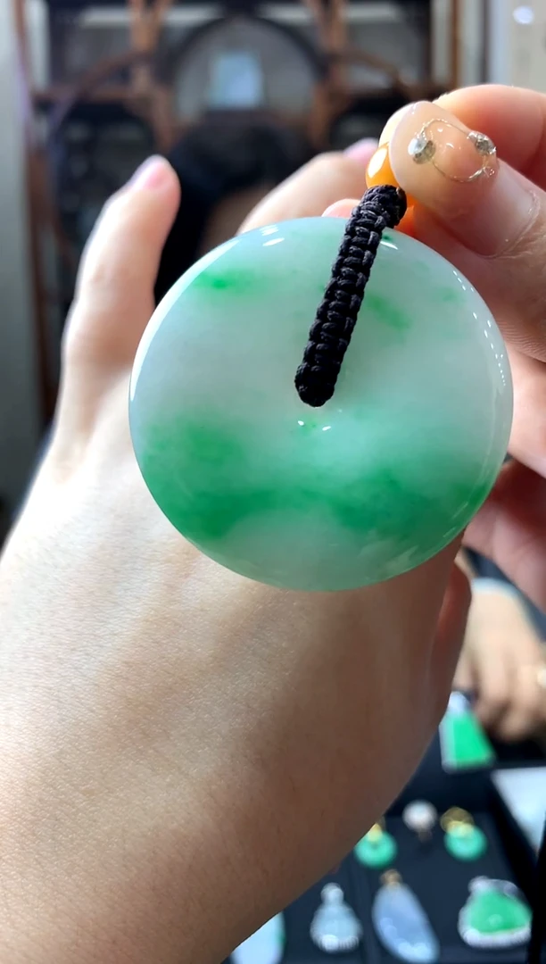 翡翠未镶嵌吊坠(不含链)挂件