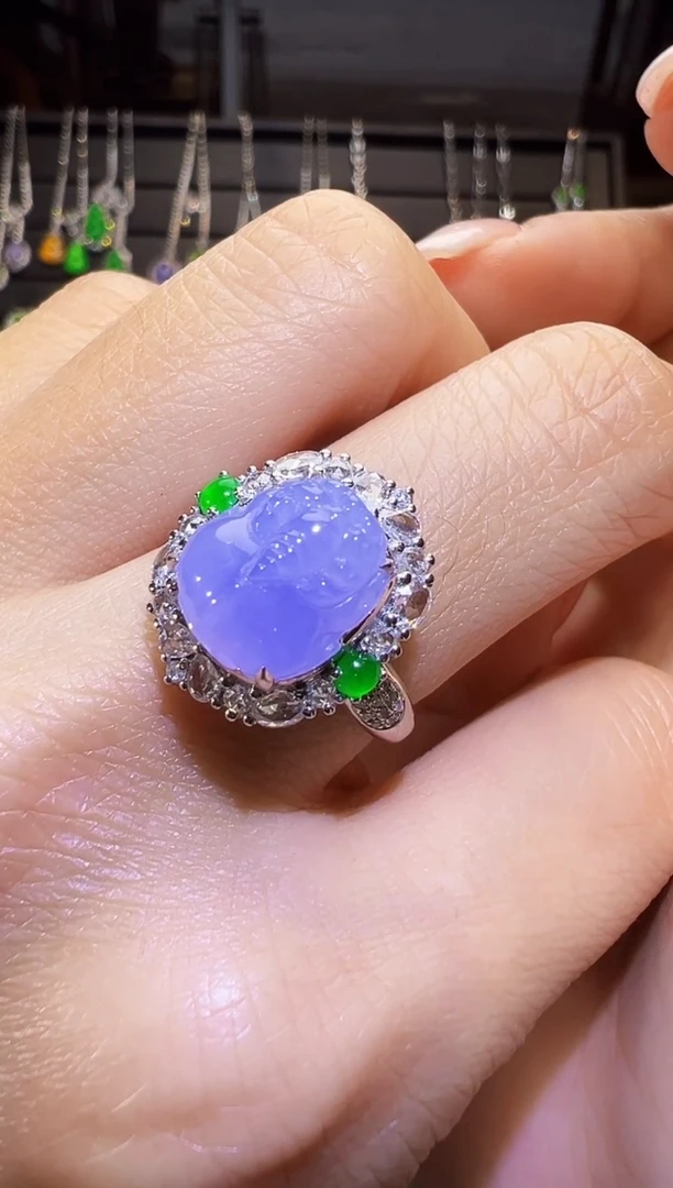 18K金镶嵌戒指翡翠貔貅