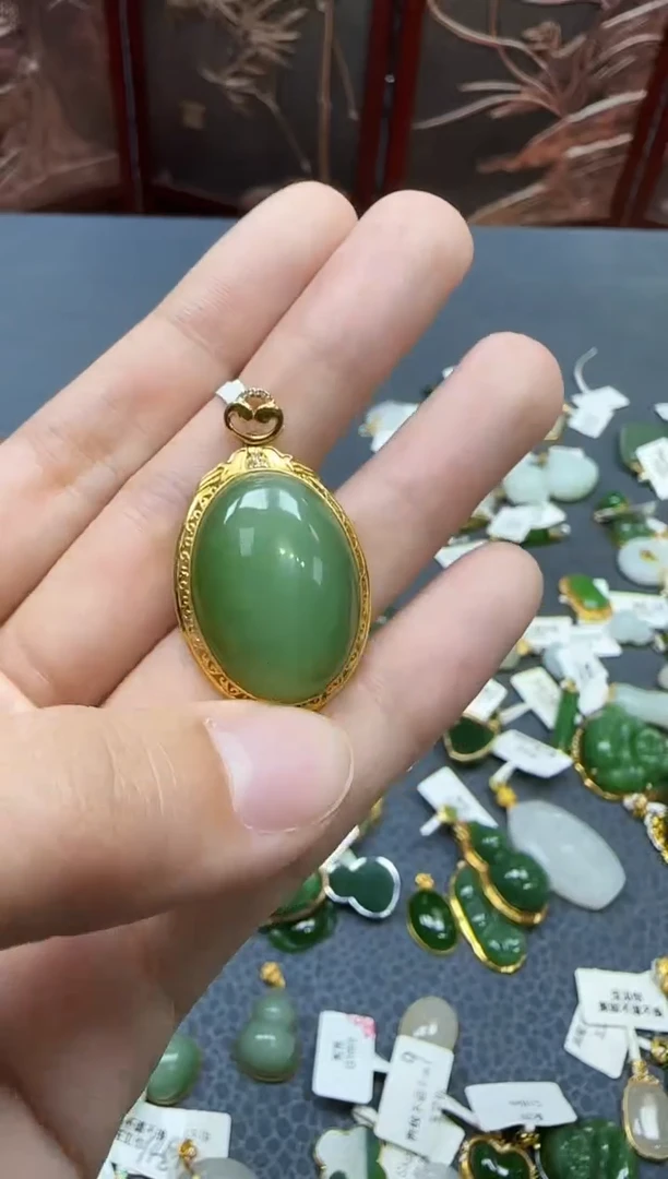 和田玉18K金镶嵌挂件1