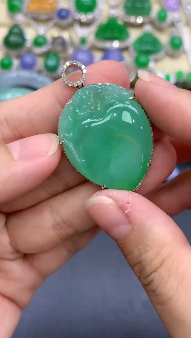 颈饰18K金镶嵌翡翠270-中国好珍宝