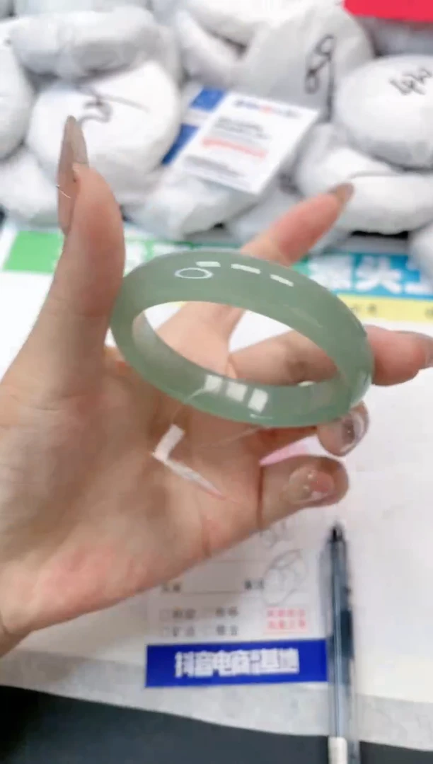 【闪购商品】石英质玉手镯未镶嵌29-57