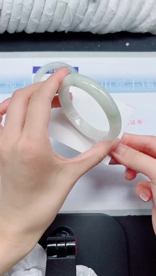 【闪购商品】石英质玉手镯未镶嵌200#54.7