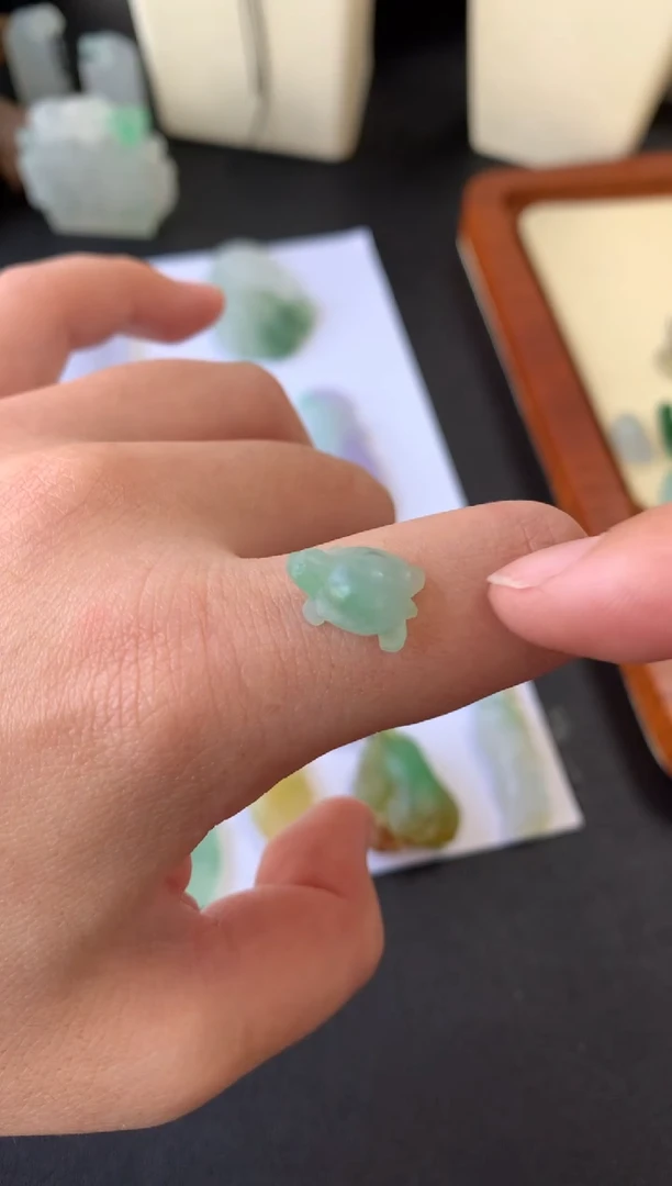 【闪购商品】定制翡翠未镶嵌翡翠