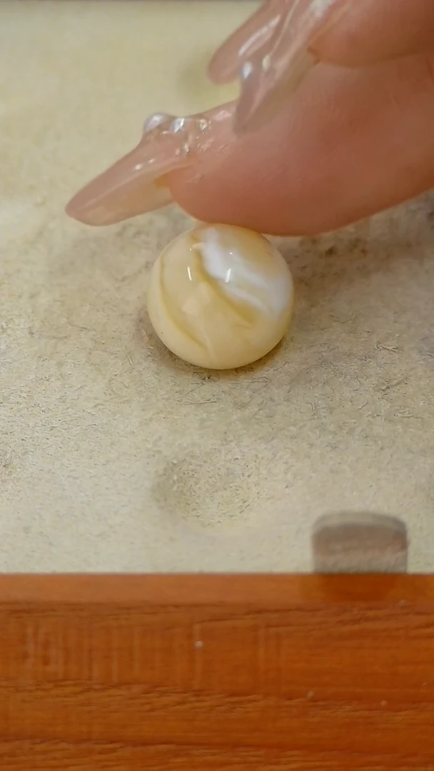 【闪购商品】蜜蜡裸石未镶嵌俄料圆珠12.2mm1.021克