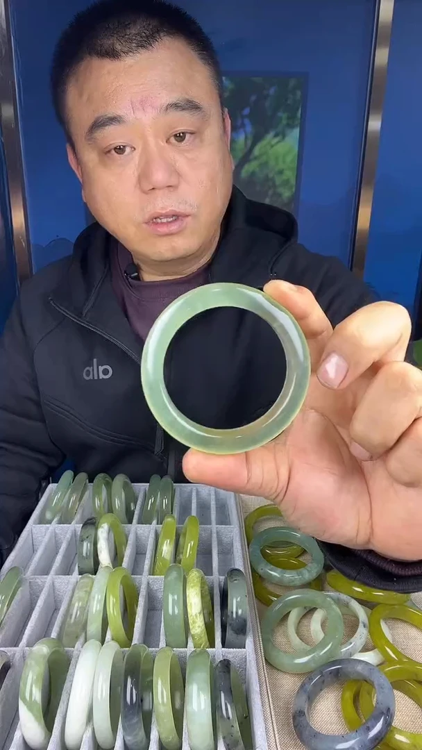 未镶嵌岫玉手镯58