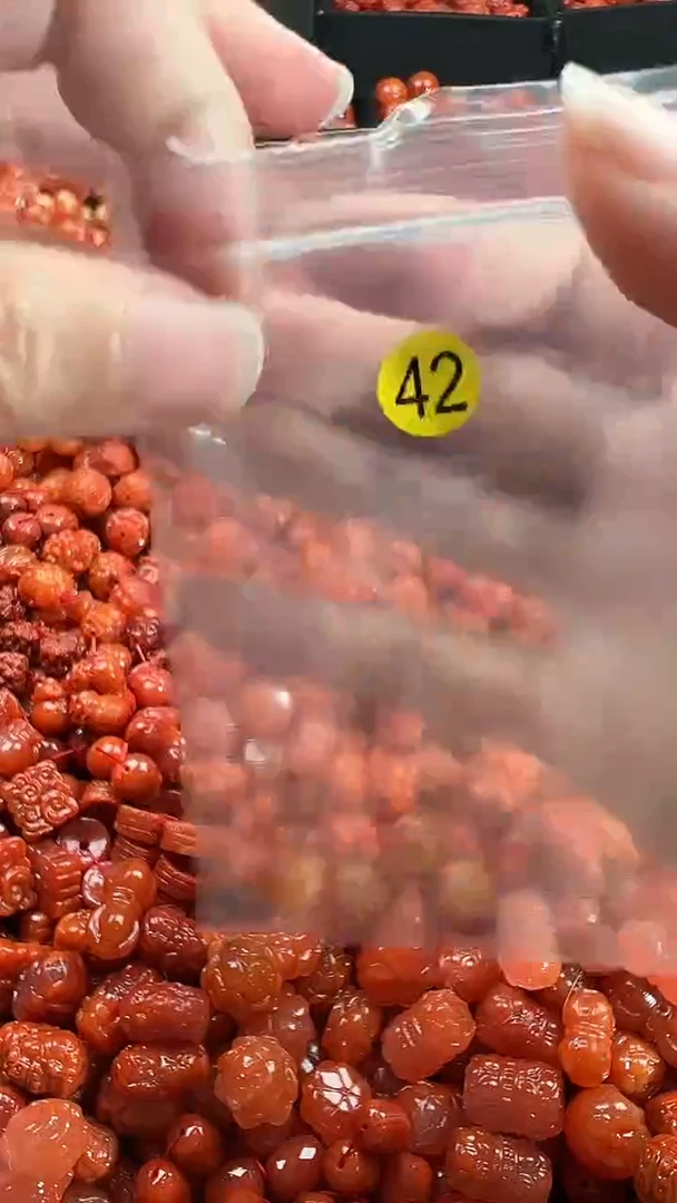 颈饰未镶嵌南红玛瑙1