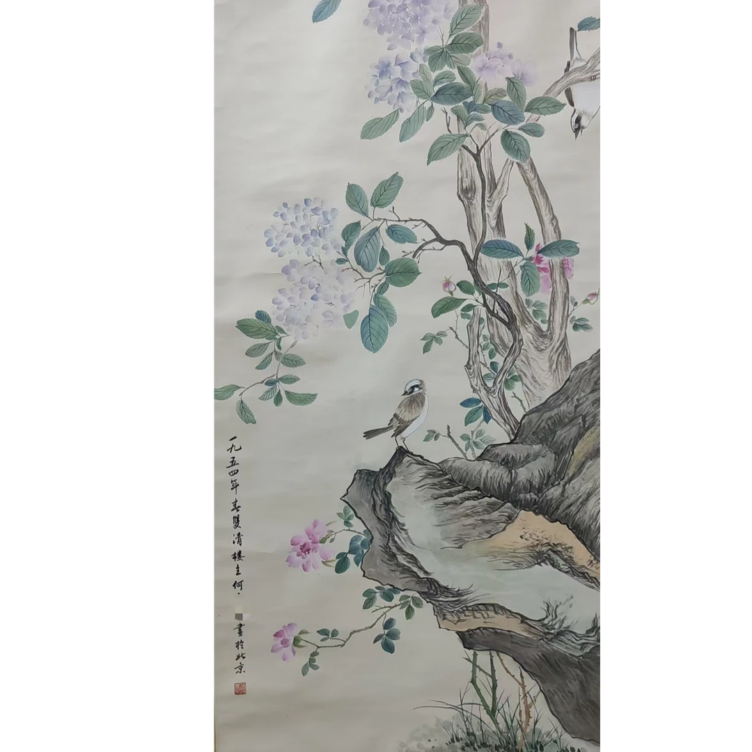 何     花鸟立轴68*138约8.4平尺