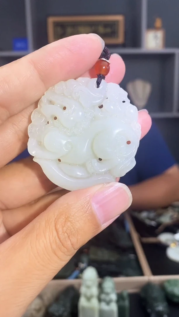 和田玉未镶嵌颈饰1
