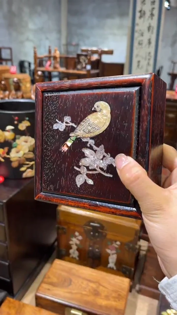 木鸟踏花枝方形抽拉盒