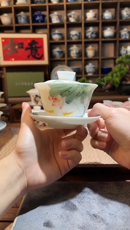【闪购商品】五彩手绘荷花锦鲤三才盖碗