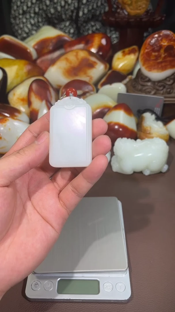 吊坠(不含链)未镶嵌和田玉小****?吊坠