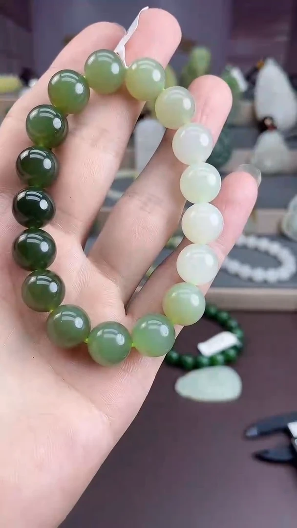 和田玉未镶嵌吊坠(不含链)81