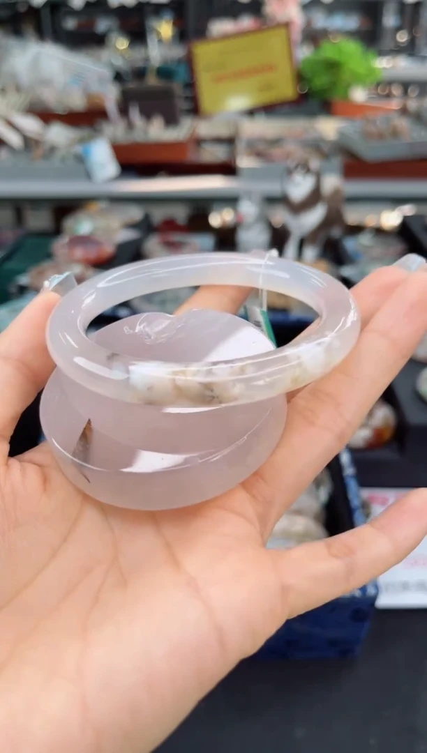 【闪购商品】石英质玉手镯未镶嵌62圈口（赠品镯心）1751600