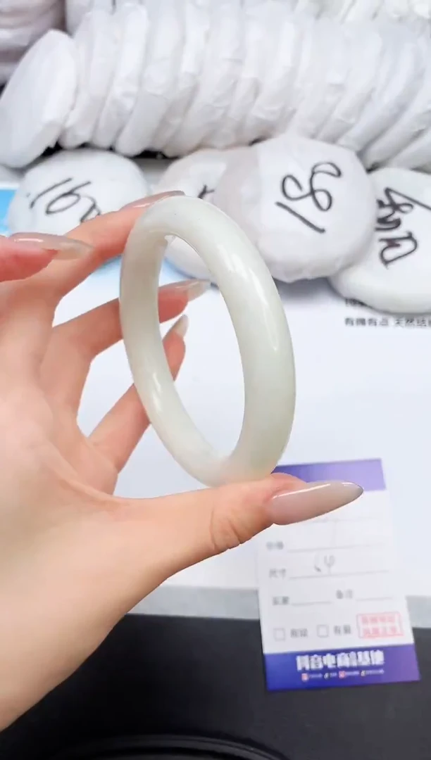 和田玉手镯未镶嵌25K337-64