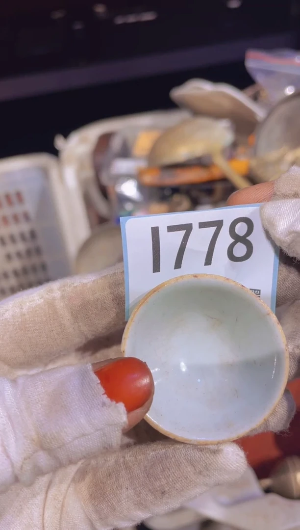 瓷片收****属表姐直播链接热卖