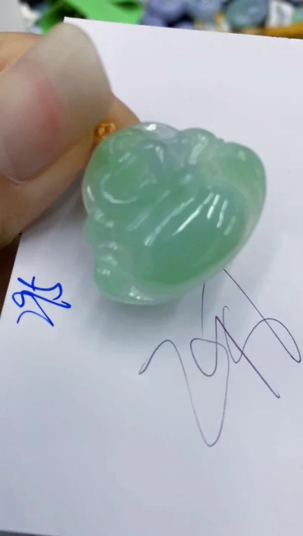 翡翠18K金镶嵌颈饰11111111111