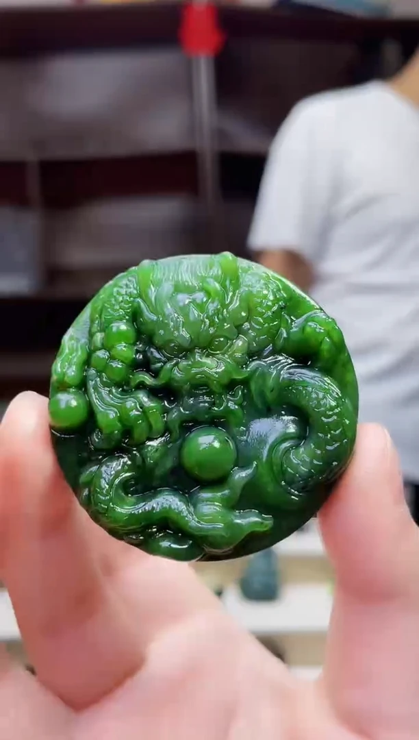 和田玉未镶嵌颈饰1